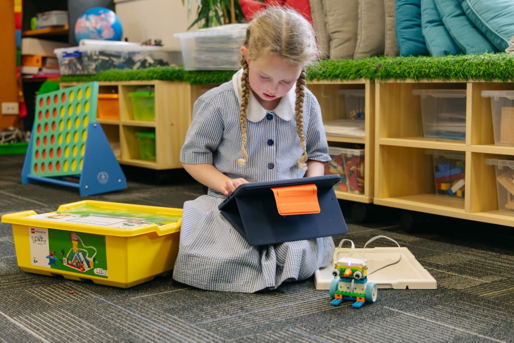 Junior School students at SMGS designing and coding models using LEGO SPIKE Essential kits, enriching the school’s strong STEM programs through Snowy Hydro funding.